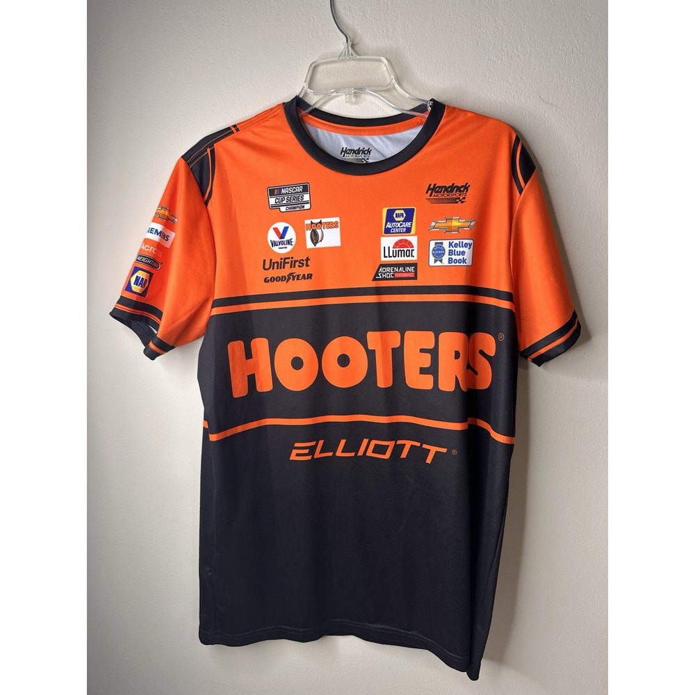 Hendrick Motorsports Chase Elliott Hooters Sublimated Pit Crew T-Shirt Size M